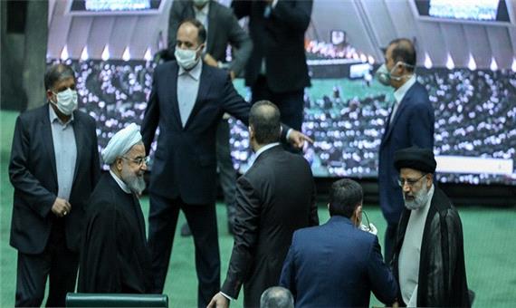 خروج میهمانان از صحن مجلس؛ روحانی پیش از سوگند منتخبان صحن را ترک کرد
