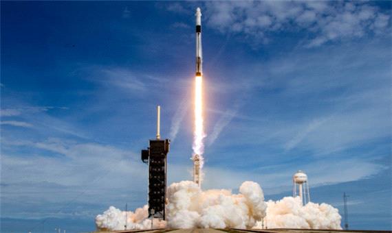 پرتاب تاریخی فضاپیمای کرو دراگون شرکت اسپیس ایکس با موشک فالکون 9