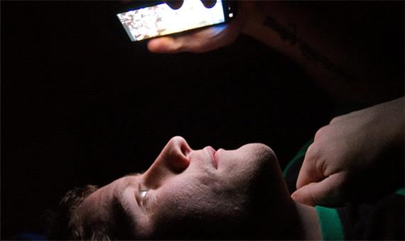 افسردگی، جریمه کار با تلفن همراه در شب!