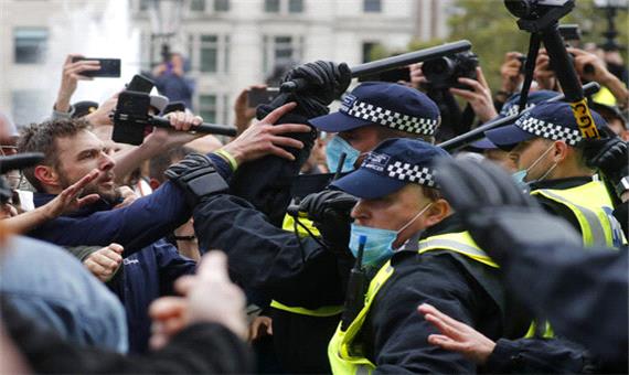 اعتراض علیه قرنطینه و محدودیت های کرونایی در لندن