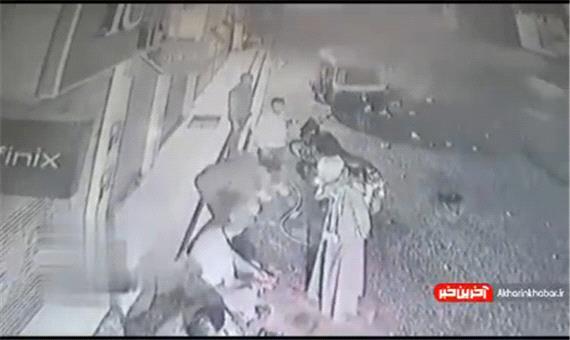 نجات معجزه‌آسای کودک هنگام سقوط از ساختمان
