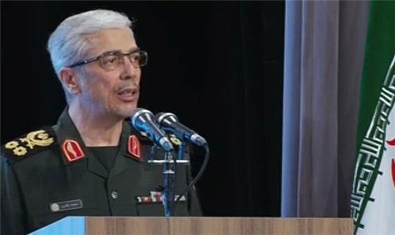 سرلشکر باقری: نیروی دریایی ارتش رویای استکبار جهانی را باطل کرد