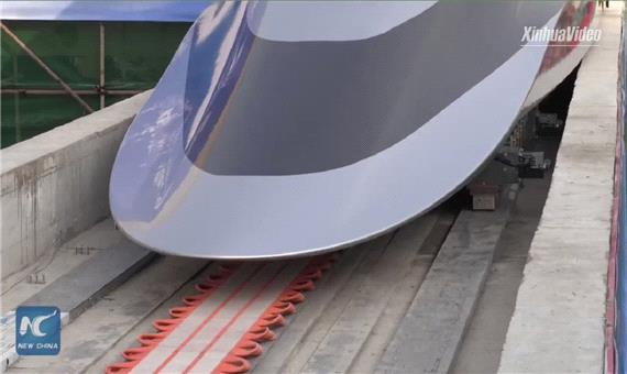 اولین قطار شناور جهان با سرعت 620 کیلومتر بر ساعت!