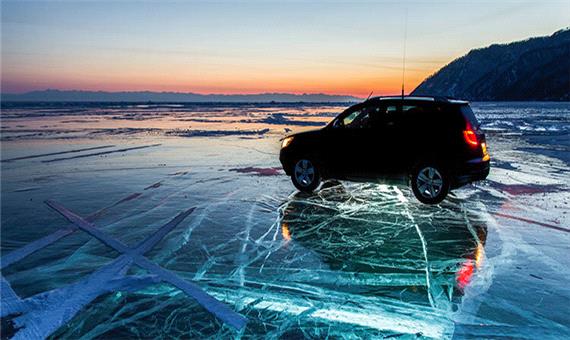 با ماشین رفتن رو دریاچه یخ زده که ماهی بگیرن، اینم وضعیتشونه!