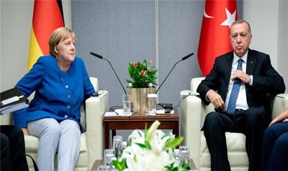 رایزنی اردوغان و مرکل در زمینه بحران پناهجویان