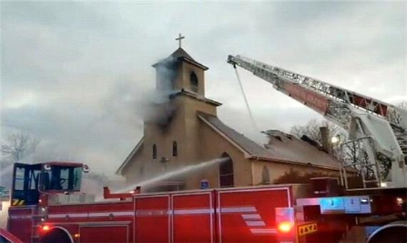 کلیسای قدیمی مینیاپولیس آمریکا طعمه حریق شد