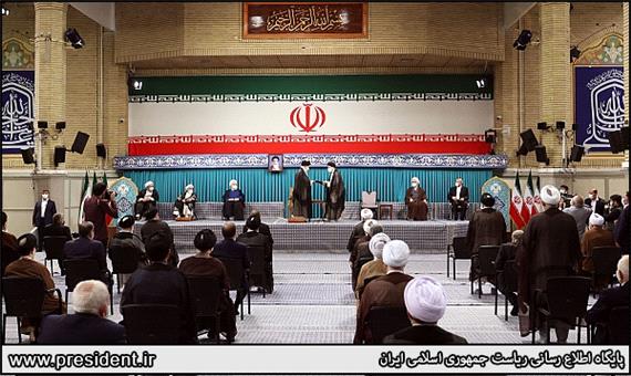 حاشیه‌های دیدنی از مراسم تنفیذ هشتمین رئیس جمهور ایران