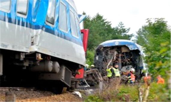 2 کشته و ده‌ها زخمی در پی برخورد دو قطار در جمهوری چک