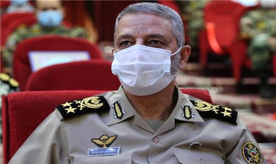 سرلشکر موسوی: ارتش با قدرت در مقابل هر نوع از تهدیدات ایستادگی می کند