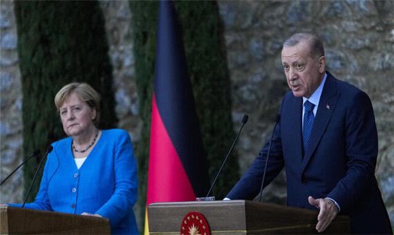 اردوغان و مرکل به اختلاف خوردند