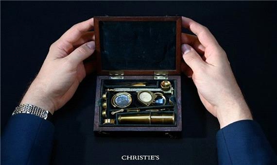 فروش میکروسکوپ چارلز داروین در یک حراج