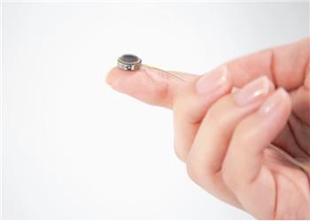 تراشه با قابلیت احیای گفتار افراد فلج مجوز آزمایش دریافت کرد