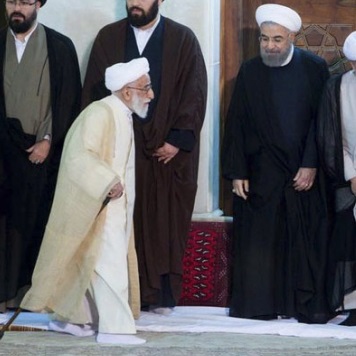 پاسخی با رنگ و بوی سیاسی