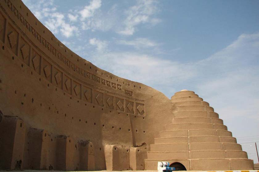 دیدنی های سیرجان؛‌ از بادگیر چپقی تا مسجد عضدی