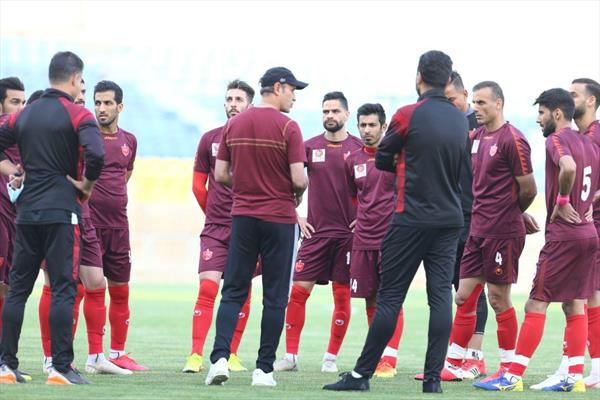 واکاوی راز صدرنشینی پرسپولیس