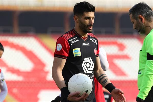 مدافع پرسپولیس بازی با صنعت‌نفت را از دست داد