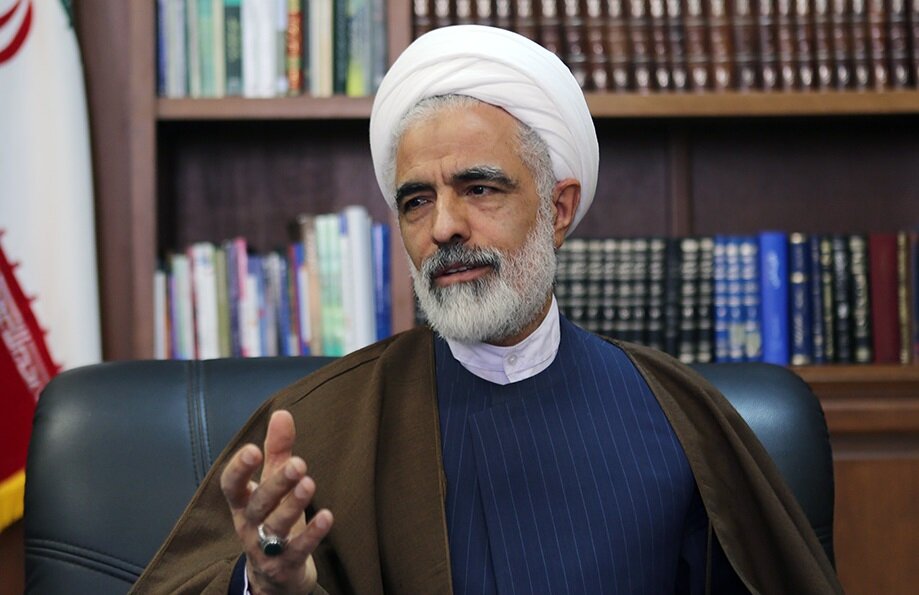 انصاری: دیدار پاپ و آیت الله سیستانی پیام صلح داشت