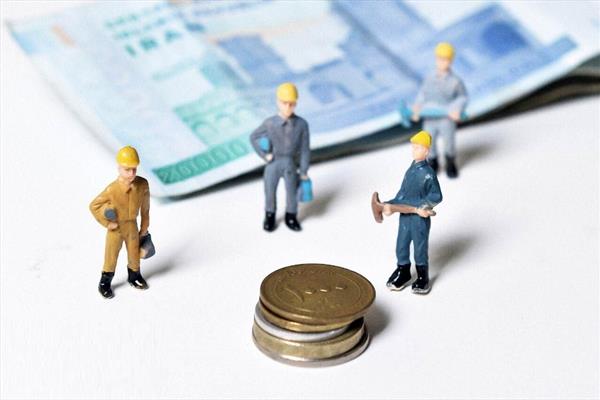 فاصله  بین  دستمزد  و  معیشت  کارگر کی  پر  می شود ؟