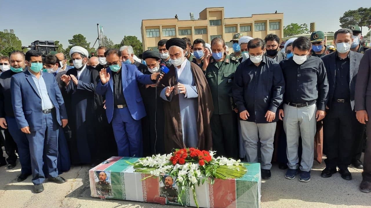 اقامه نماز بر پیکر سردار شهید حجازی در اصفهان