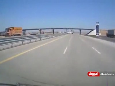 تصادف راننده حواس پرت و موتور سوار بی احتیاط