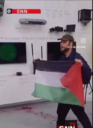 استقبال از شرکت اسرائیل با رنگ قرمز در نمایشگاه صنایع دفاعی لهستان