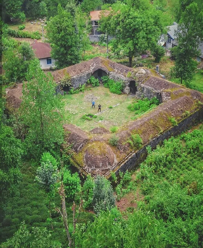 کاروانسرای تی تی؛ بنایی تاریخی در دل طبیعت سبز گیلان