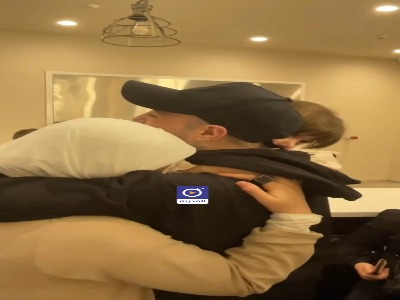 دیدار حمزه صافی خبرنگار و  اسیر آزاد شده در رام‌الله با خانواده‌اش