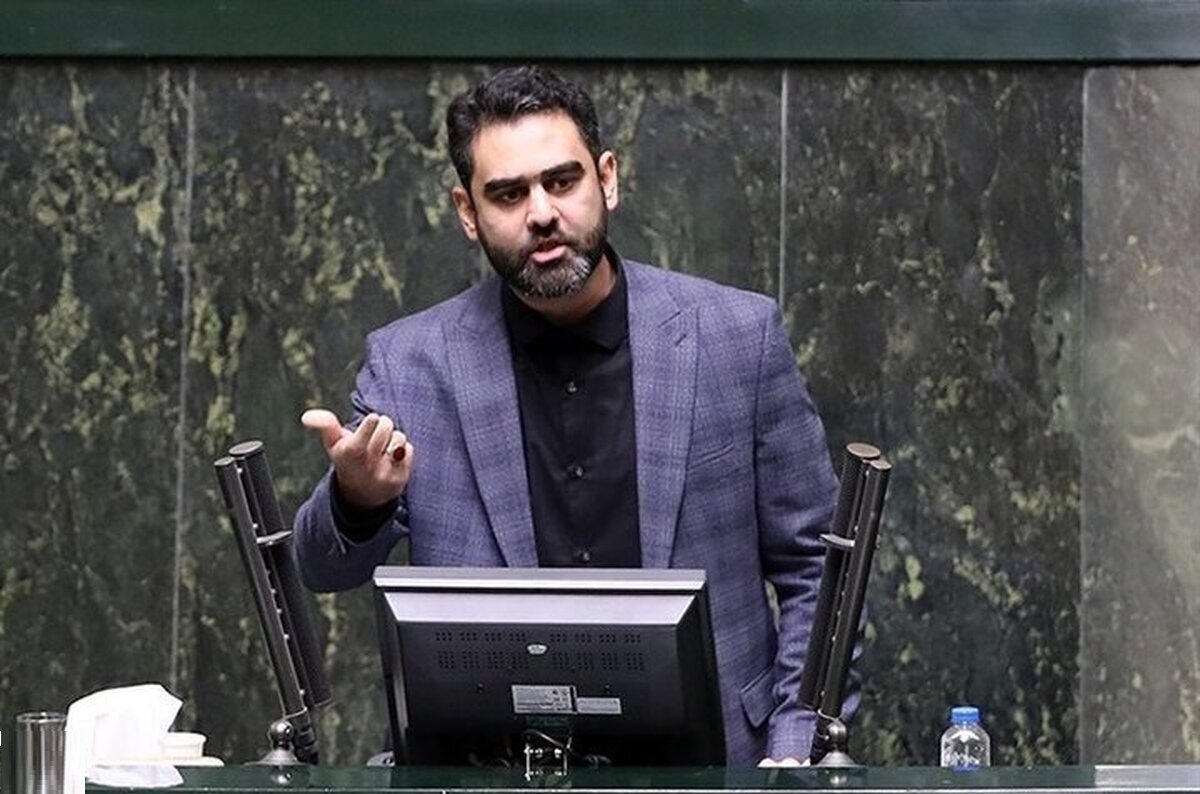انتقاد تُند ثابتی از روحانی؛ اگر برای تو رضایت مردم مهم بود، فاجعه آبان ۹۸ را رقم نمیزدی