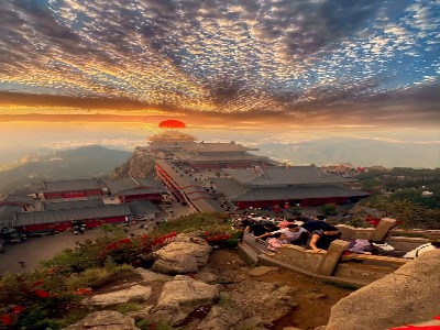 کوه باشکوه تای شان؛ چین