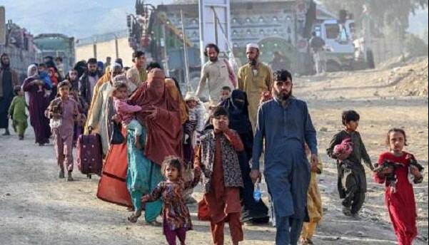 بازگشایی مرز پاکستان برای خروج اتباع افغانستانی پس از ۲۰ روز