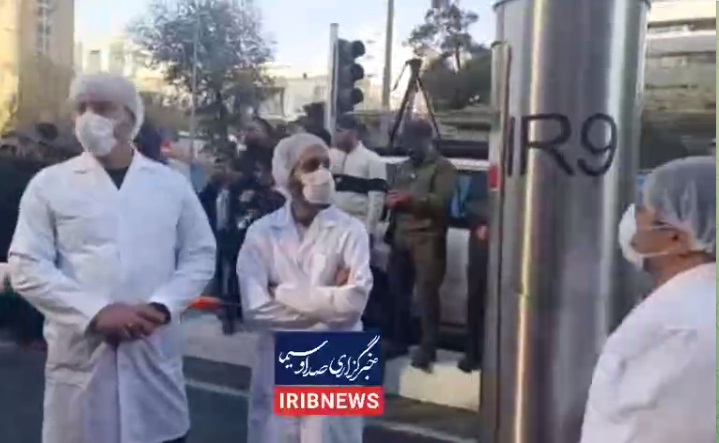 حضور نمادین دانشمندان هسته‌ای در مراسم ۱۳ آبان