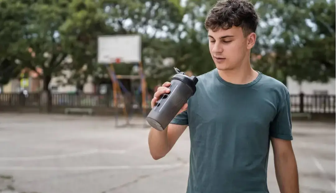 آیا ورزشکاران جوان باید کراتین مصرف کنند؟