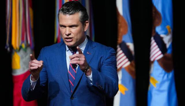 وزیر جنگ آمریکا: واشنگتن آماده ورود به جنگ و پیروزی است