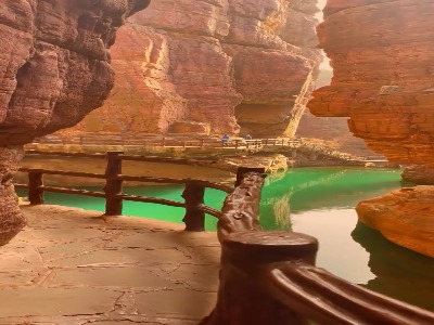 دره صخره قرمز معروف چین