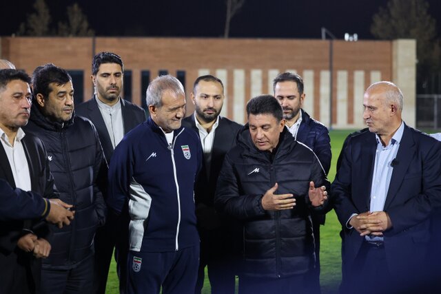 رئیس‌جمهور پا به توپ شد