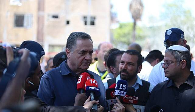 کاتس مصاحبه افسران ارتش با خبرنگاران بدون اجازه خودش را ممنوع کرد