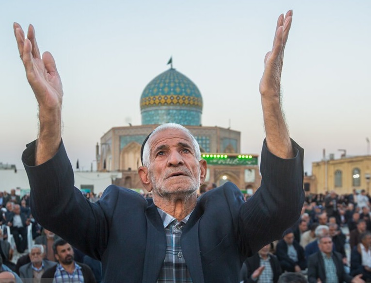 اقامه نماز طلب باران در قزوین