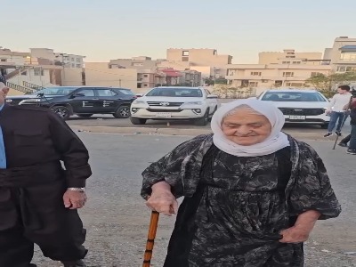 افراد مسن هم در مراکز اخذ رأی در انتخابات عراق حاضر شدند