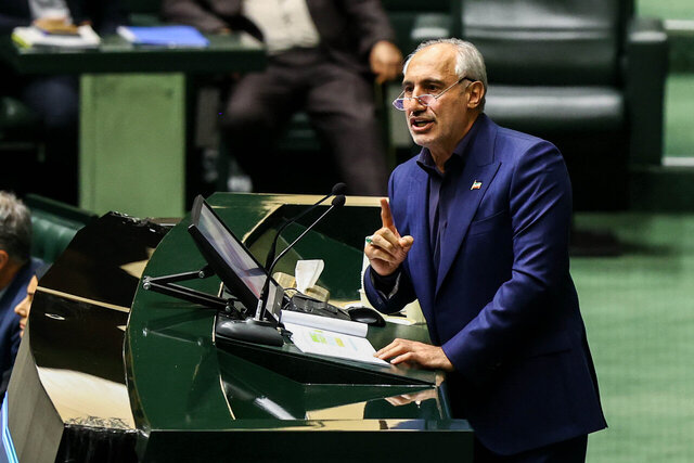 پورمحمدی: ۲۳ درصد نان‌های کشور توسط ۲ درصد کارت‌های بانکی خریداری شده است!