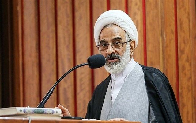 نماینده ولی فقیه در سپاه: استقامت خانواده شهدا دشمن را عصبانی و آنان را از این عصبانیت می‌میراند