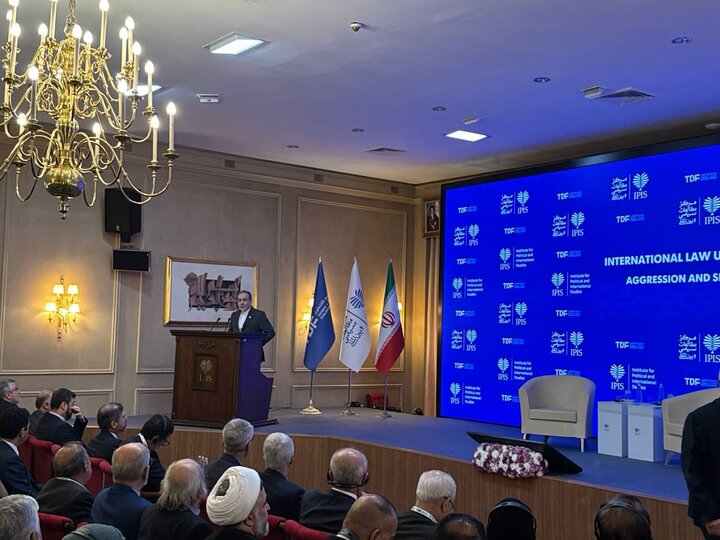 عراقچی: در جنگ ۱۲ روزه، پیام «تسلیم بی‌قید و شرط» به «آتش‌بس بی‌قید و شرط» تبدیل شد