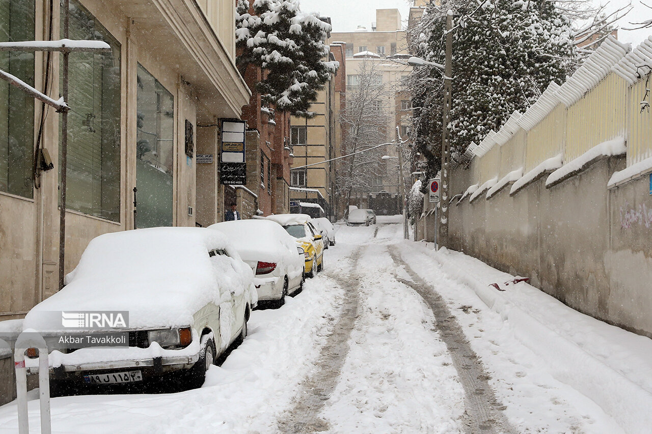 بارش نخستین برف پاییزی در تهران!