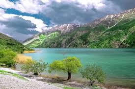 دریاچه گهر همین قدر زیبا ...⁩