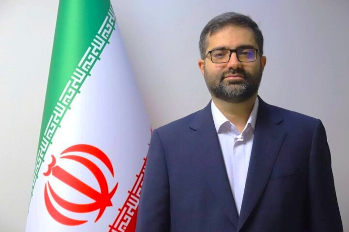 سقاب اصفهانی، معاون رئیس‌جمهور: نه دکترم و نه باجناق کسی!