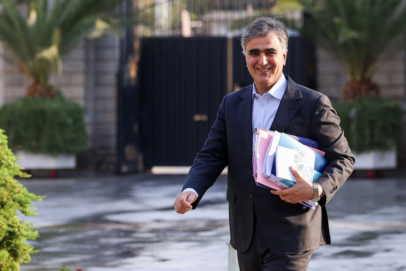 فرزین: برای دارایی‌های بانک آینده مشتری پیدا شد