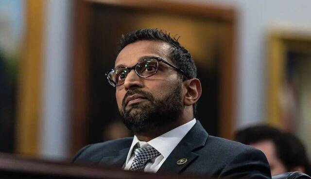 ترامپ برکناری مدیر اف‌بی‌آی را بررسی می‌کند