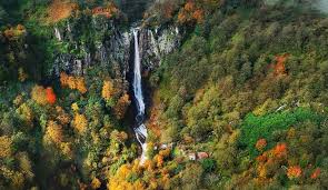 آبشار بارز او (لاتون)، بلندترین و یکی از زیباترین آبشارهای ایران