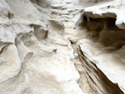 دره‌ی شگفت‌انگیز چاهکوه در قشم