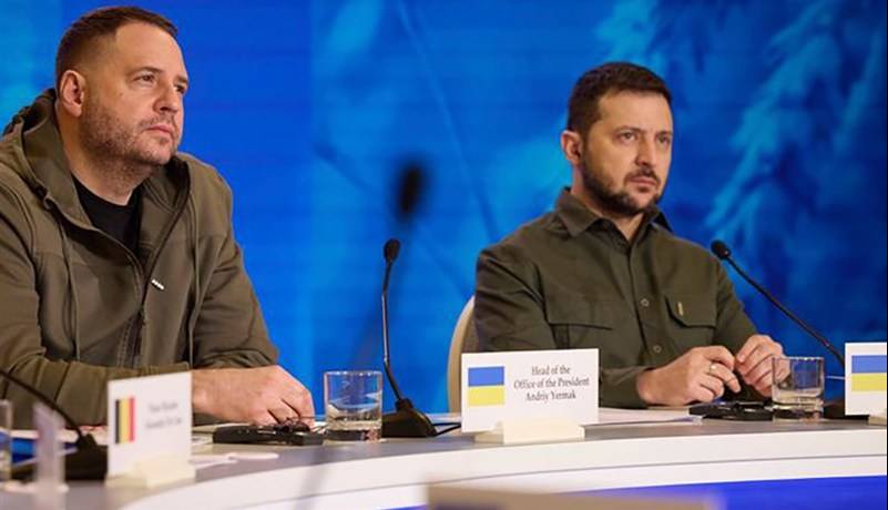 چرا زلنسکی مجبور به برکناری رئیس دفتر خود قبل از مذاکره با آمریکا شد؟