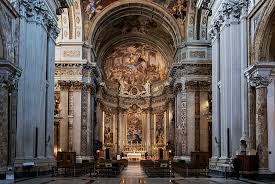 محراب بزرگ کلیسای Sant inazio در ایتالیا